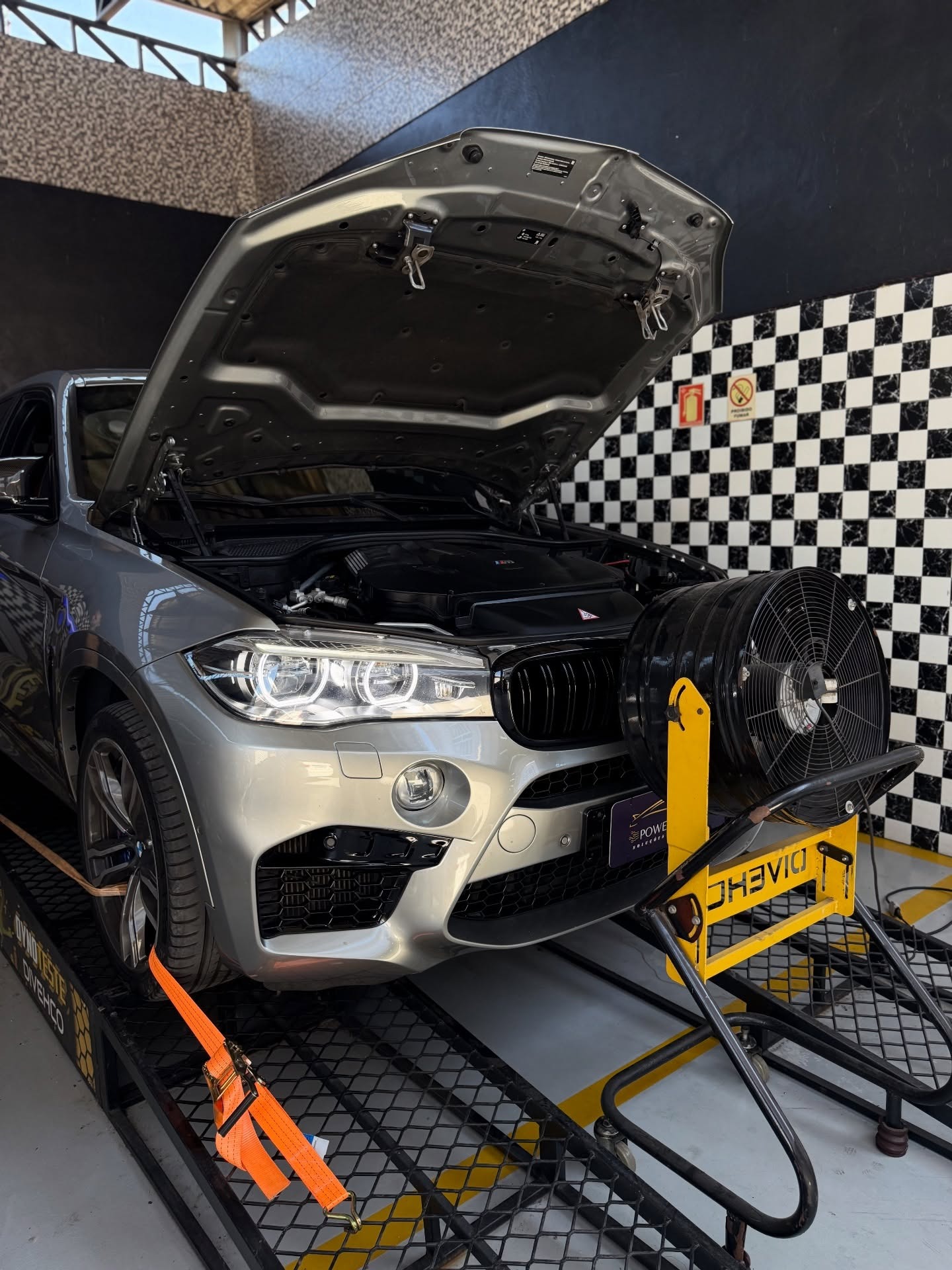 BMW X5 M em teste de potência